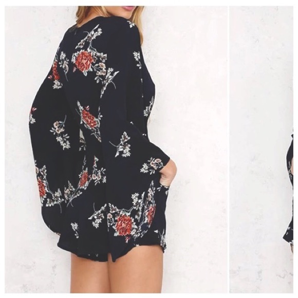 ⭐️bell sleeve floral flirty jumpsuit blue dress - Picture 3 of 5